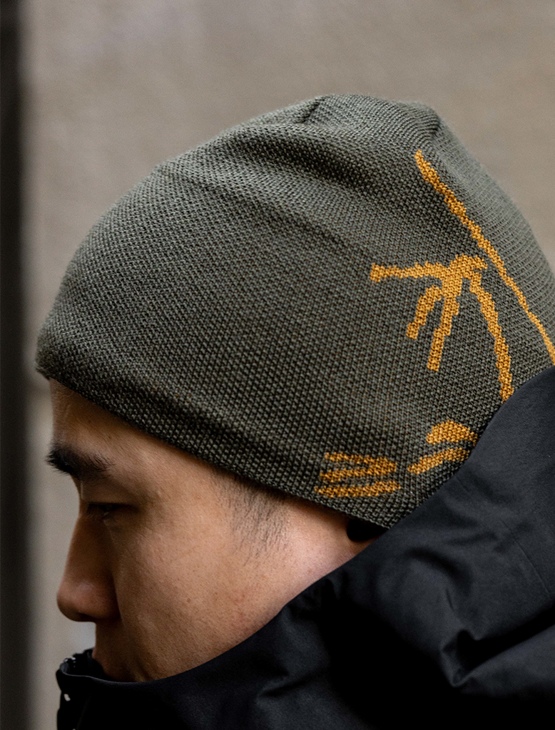 BIRD HEAD TOQUE