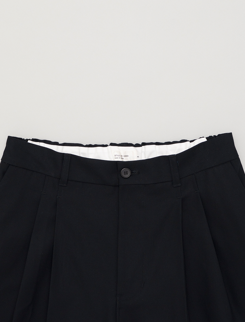 DEEP TUCK PRESSED PANTS