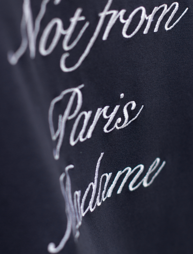 LE T-SHIRT SLOGAN CALLIGRAPHY