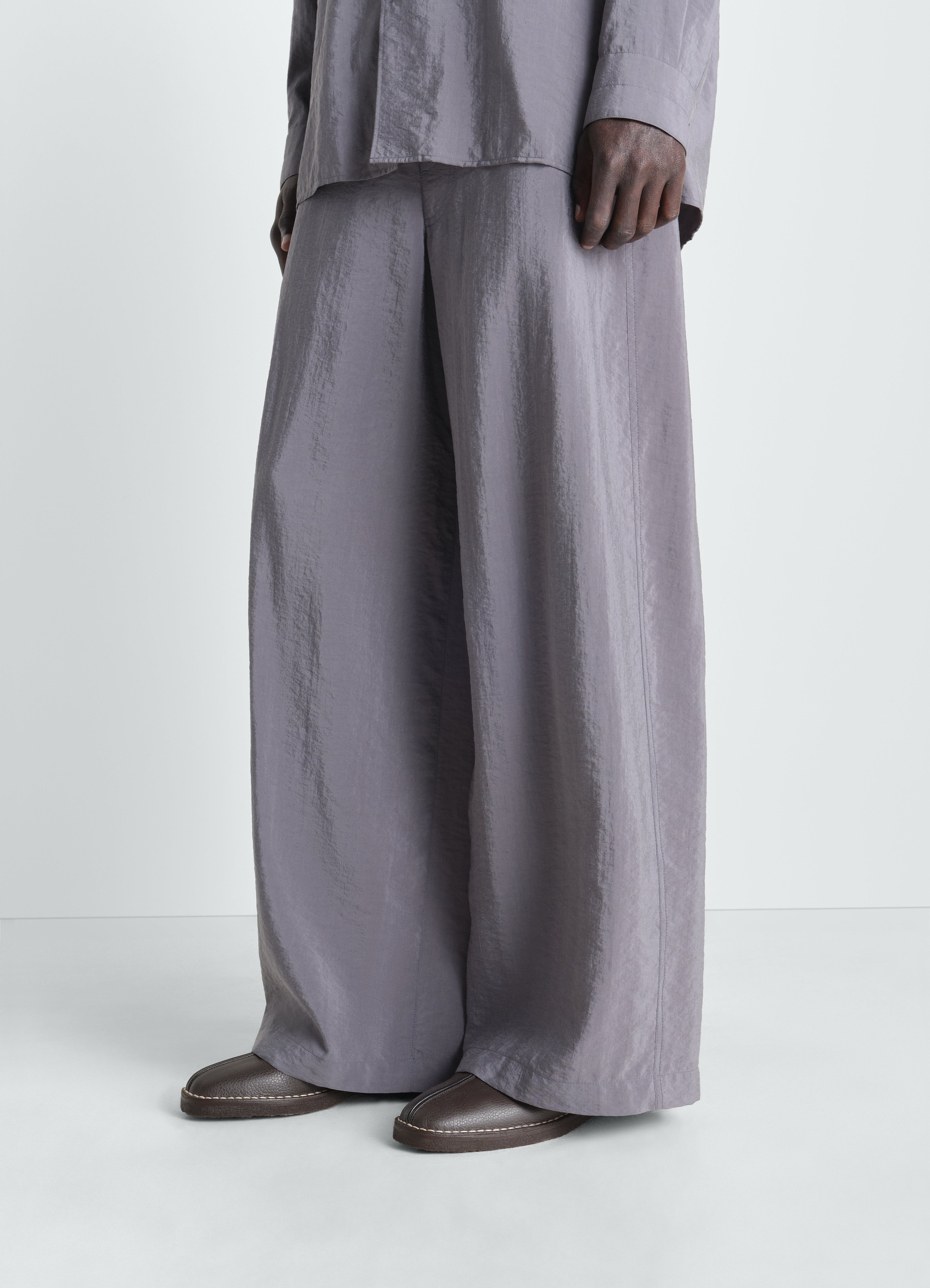 PIPED CREPE SLIPPERS