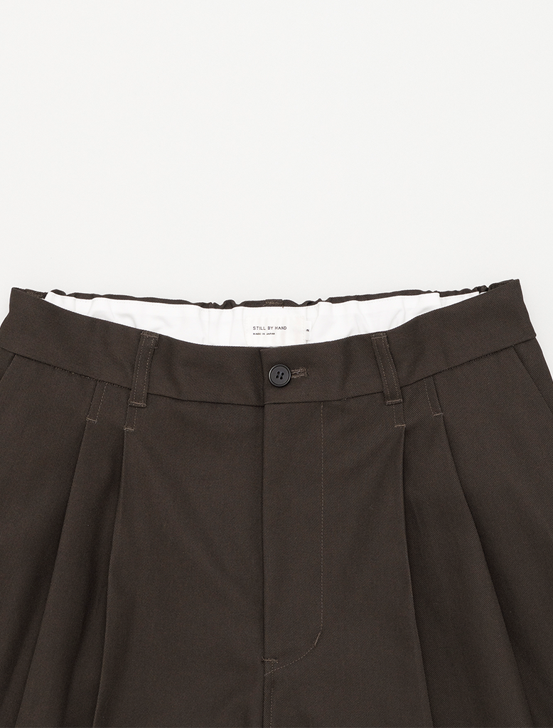 DEEP TUCK PRESSED PANTS