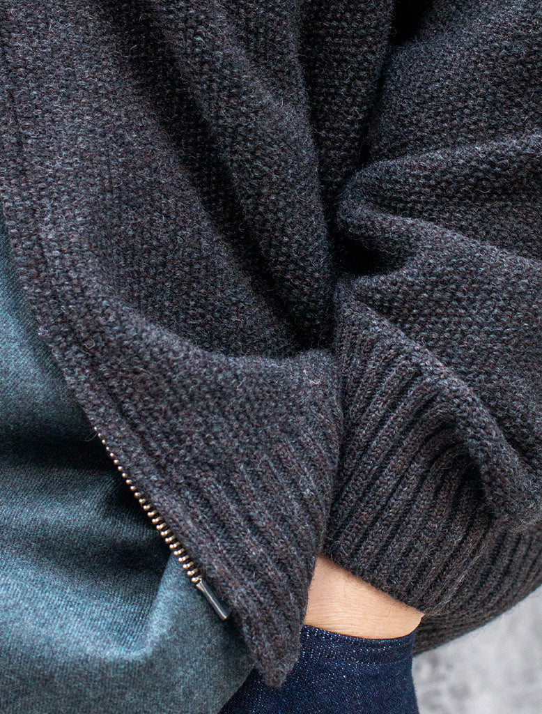 ZIPPED KNIT