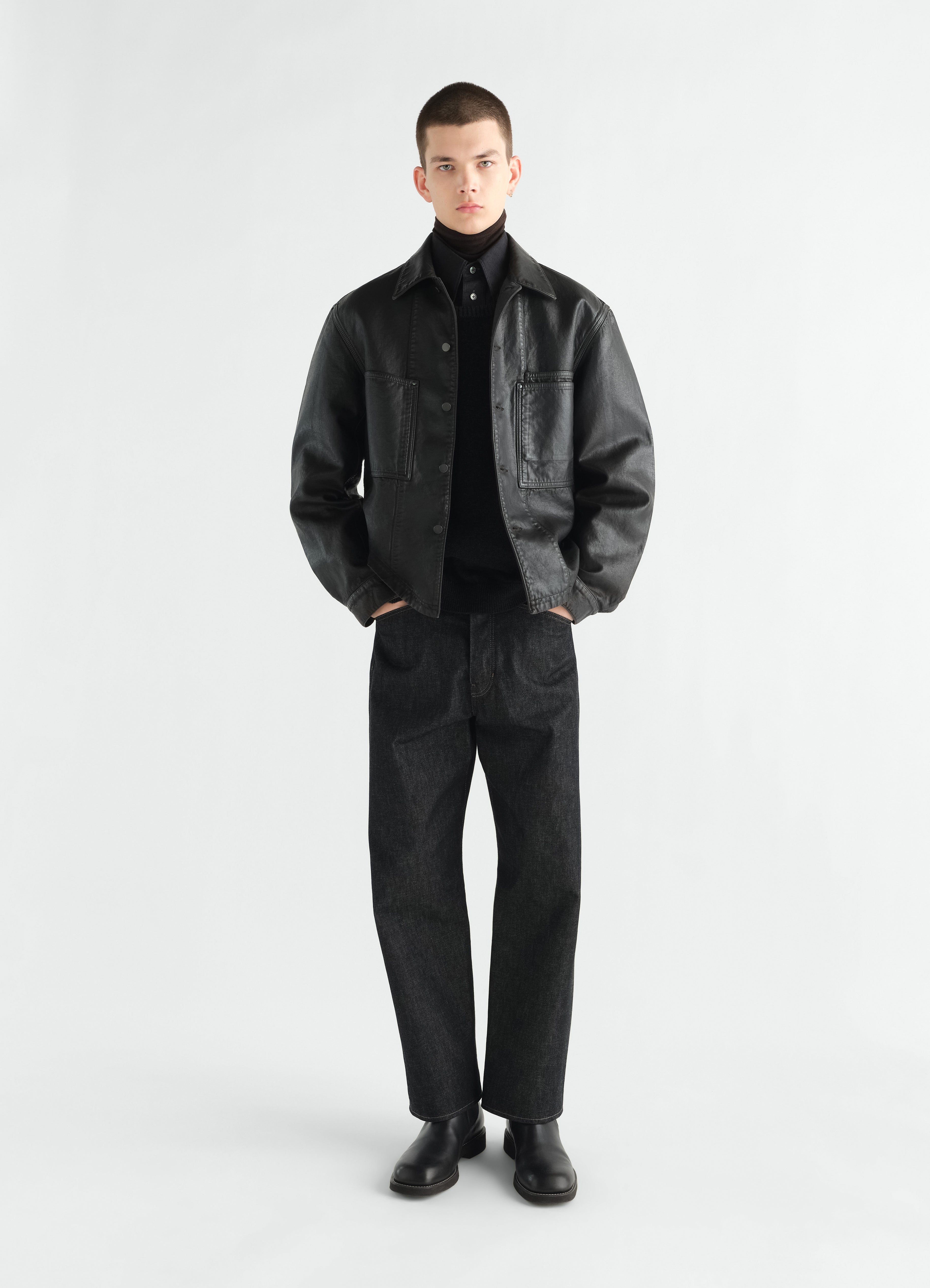 WORKWEAR OVERSHIRT IN COATED DENIM