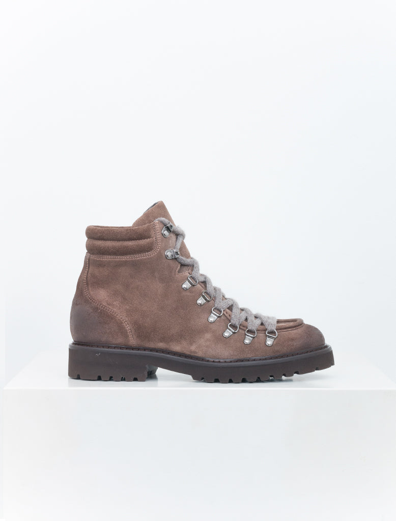LACE UP SUEDE HIKER BOOT