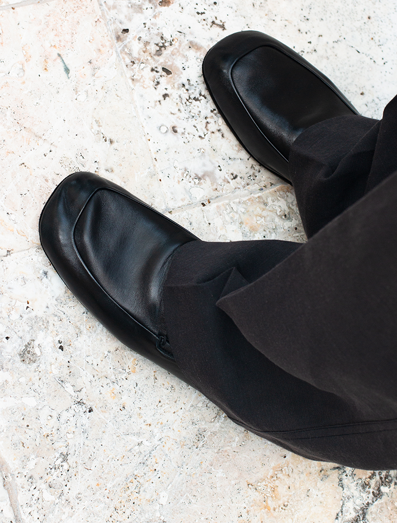 OUTDOOR SLIPPERS