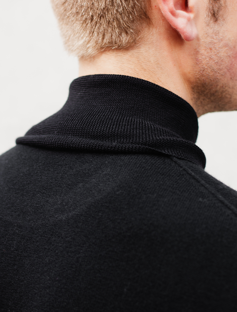 SUPERFINE MERINO / CASHMERE TURTLENECK