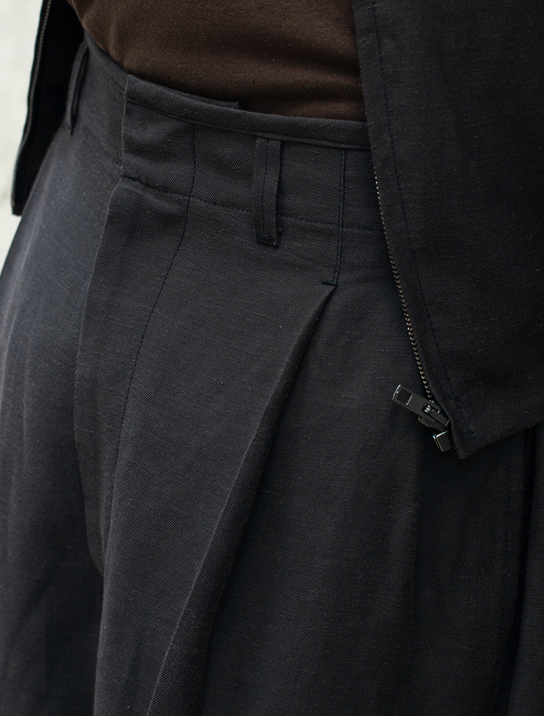 PLEATED TAILORED TROUSERS