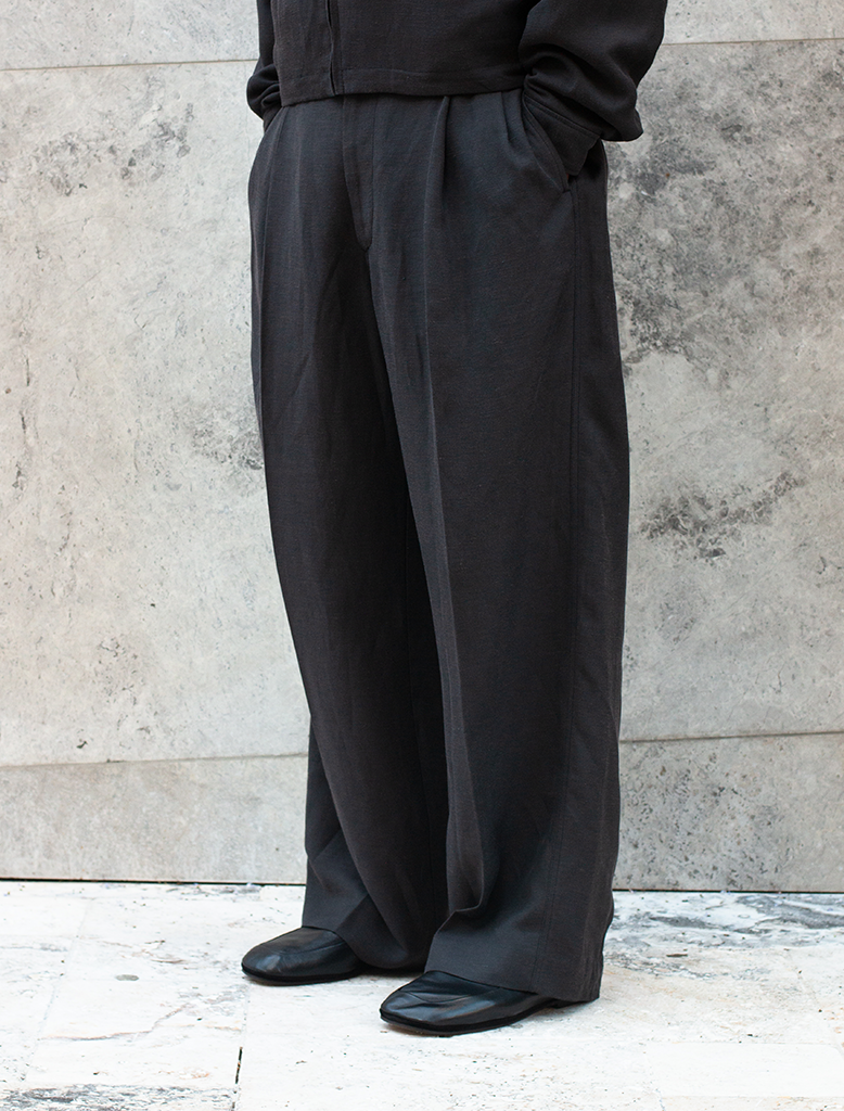 PLEATED TAILORED TROUSERS