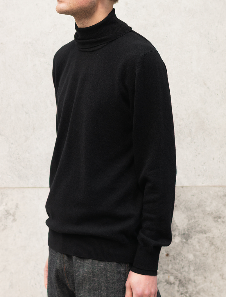 SUPERFINE MERINO / CASHMERE TURTLENECK