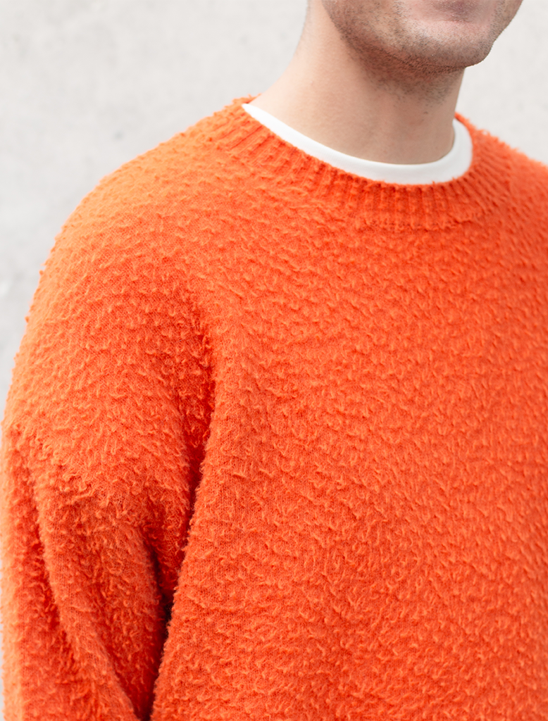 BRUSHED CREW NECK KNIT