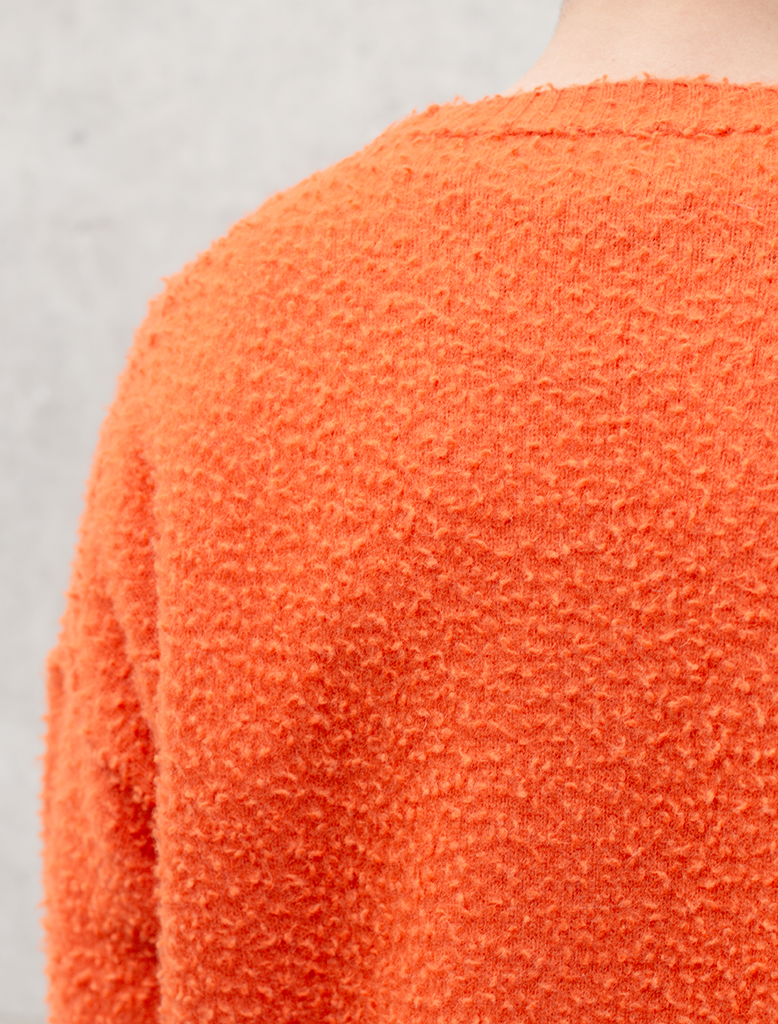 BRUSHED CREW NECK KNIT