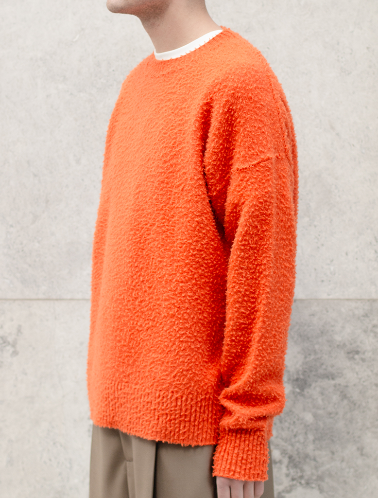 BRUSHED CREW NECK KNIT