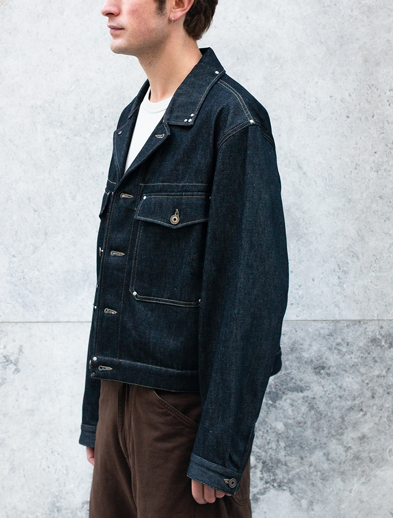 TRUCKER JACKET WITH STUDS