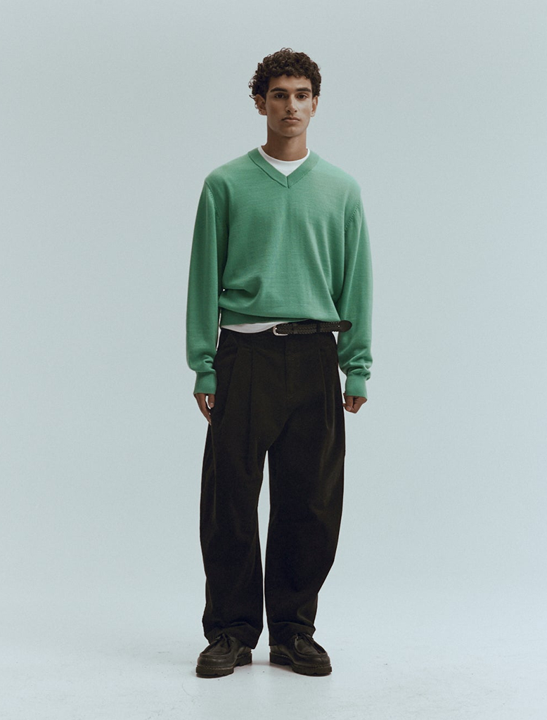 KNITTED V-NECK