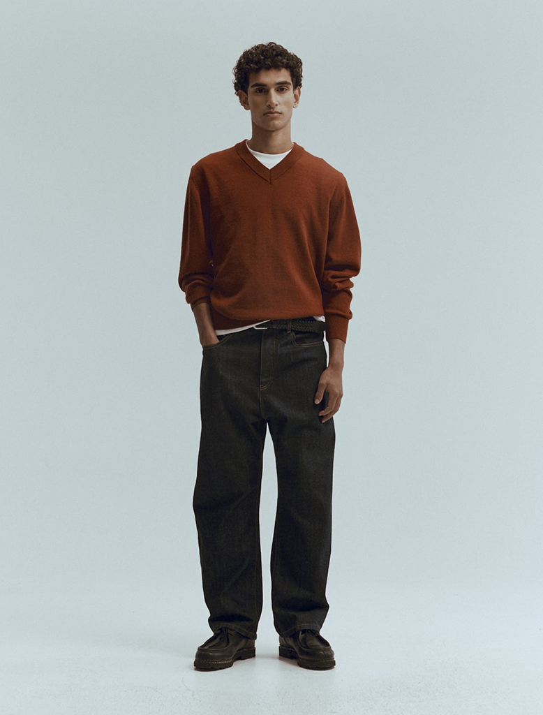 KNITTED V-NECK