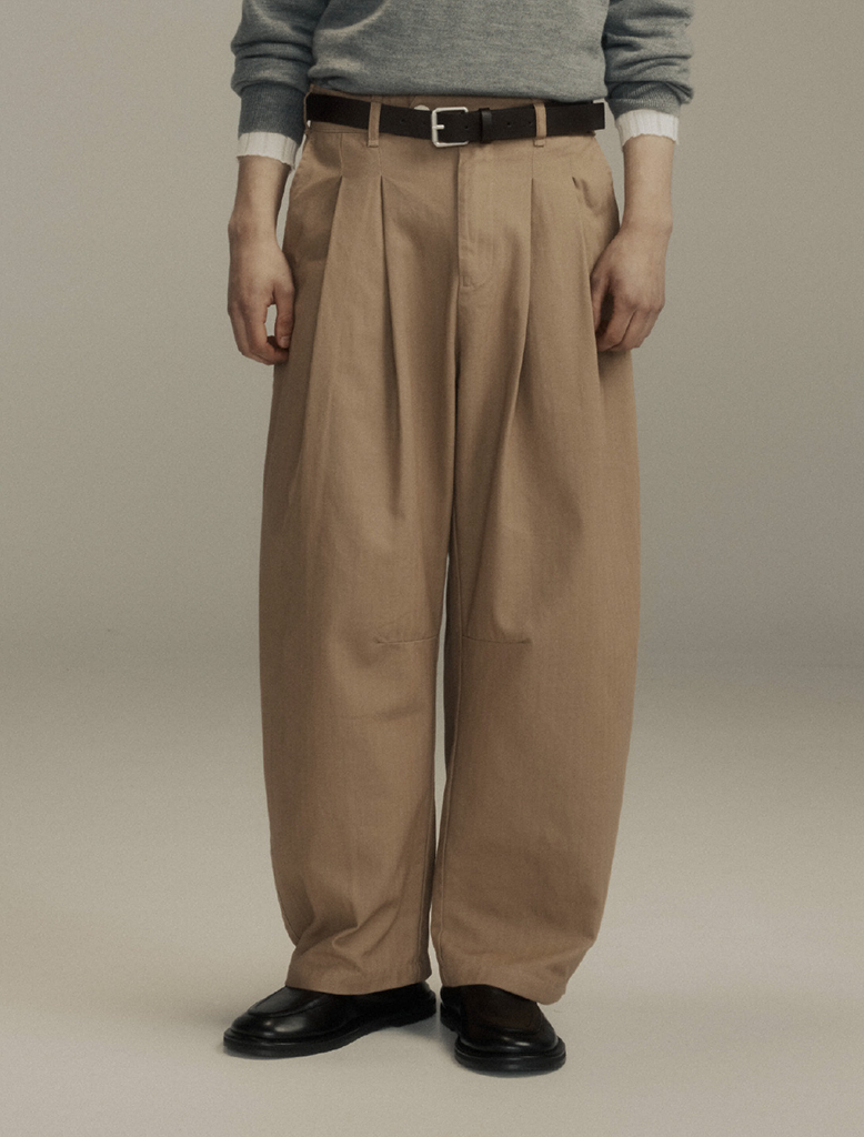 DART-KNEE PLEATED TROUSERS