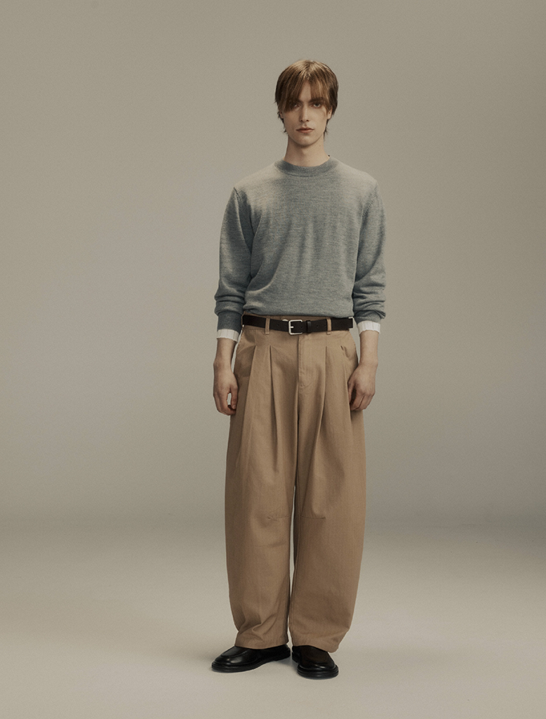 DART-KNEE PLEATED TROUSERS