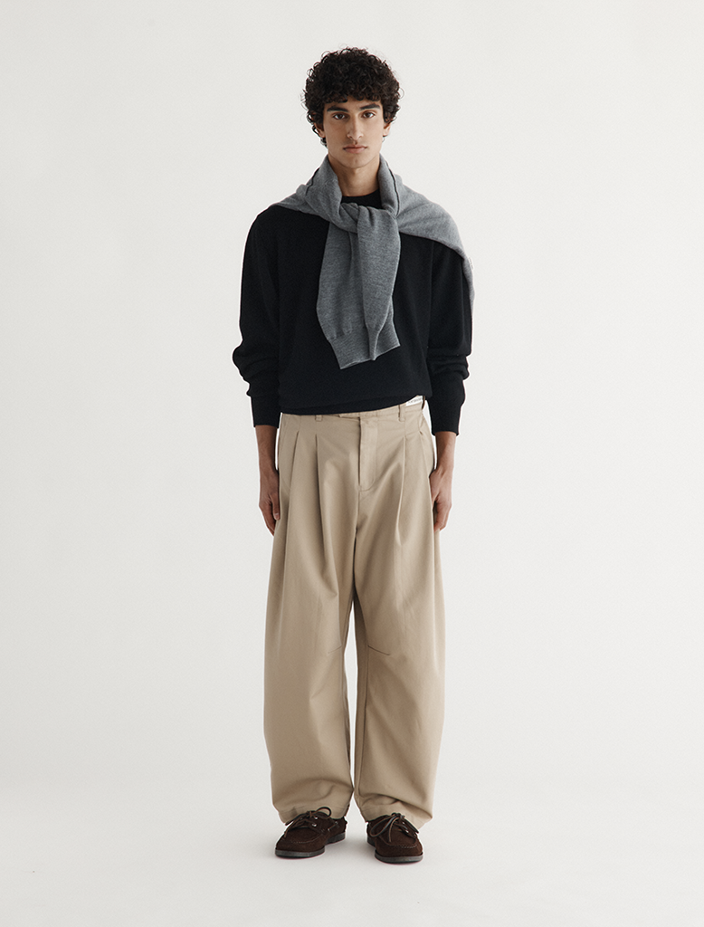 DART-KNEE PLEATED TROUSERS HERRINGBONE