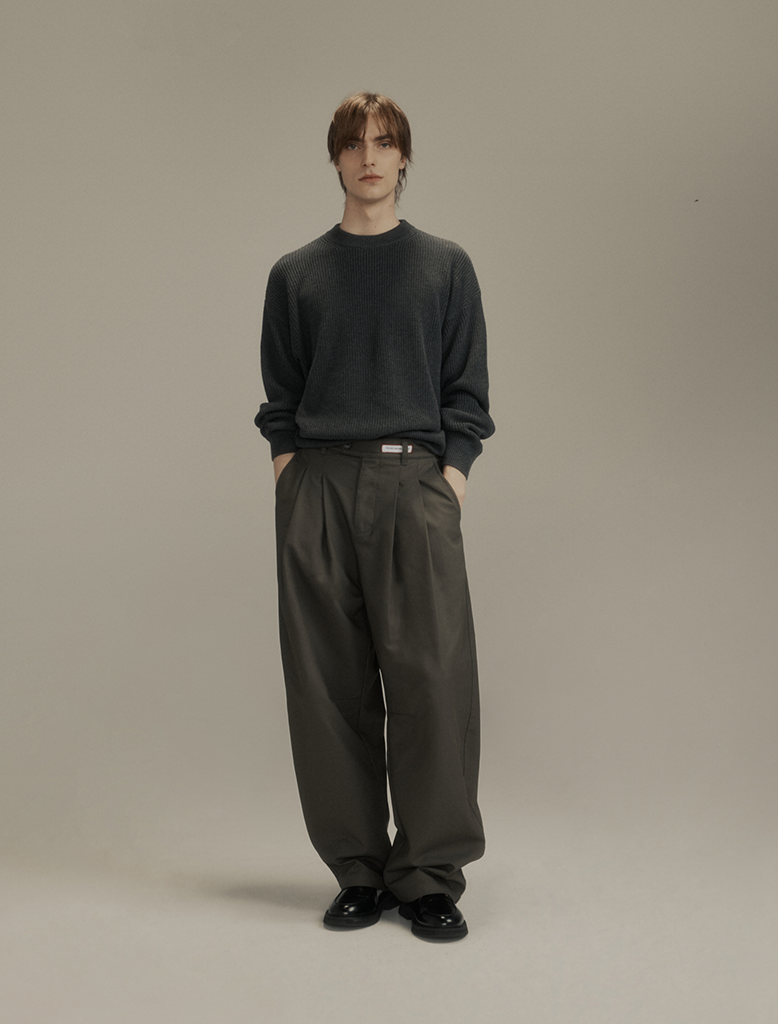 DART-KNEE PLEATED TROUSERS