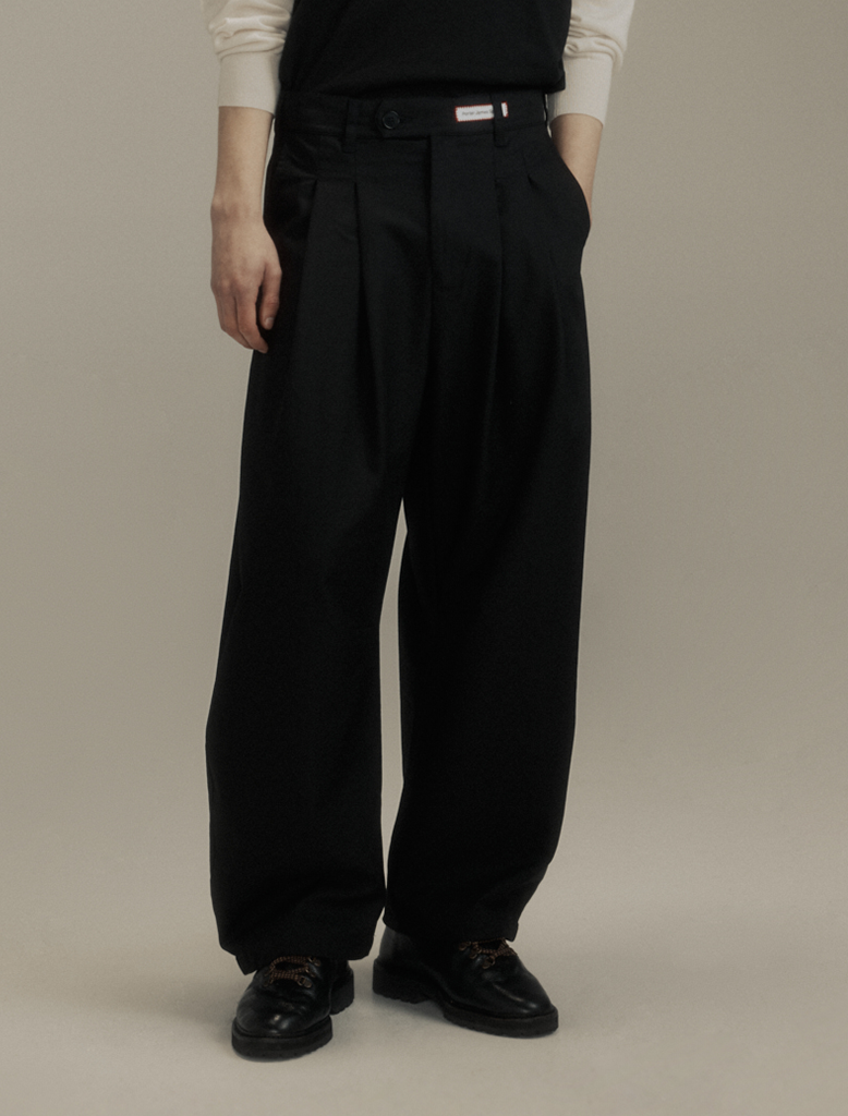 DART-KNEE PLEATED TROUSERS